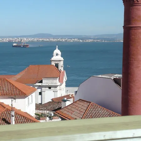 奥里韦林阿旅馆 公寓 *